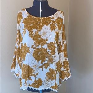 Gold colored crochet trimmed blouse size XXL